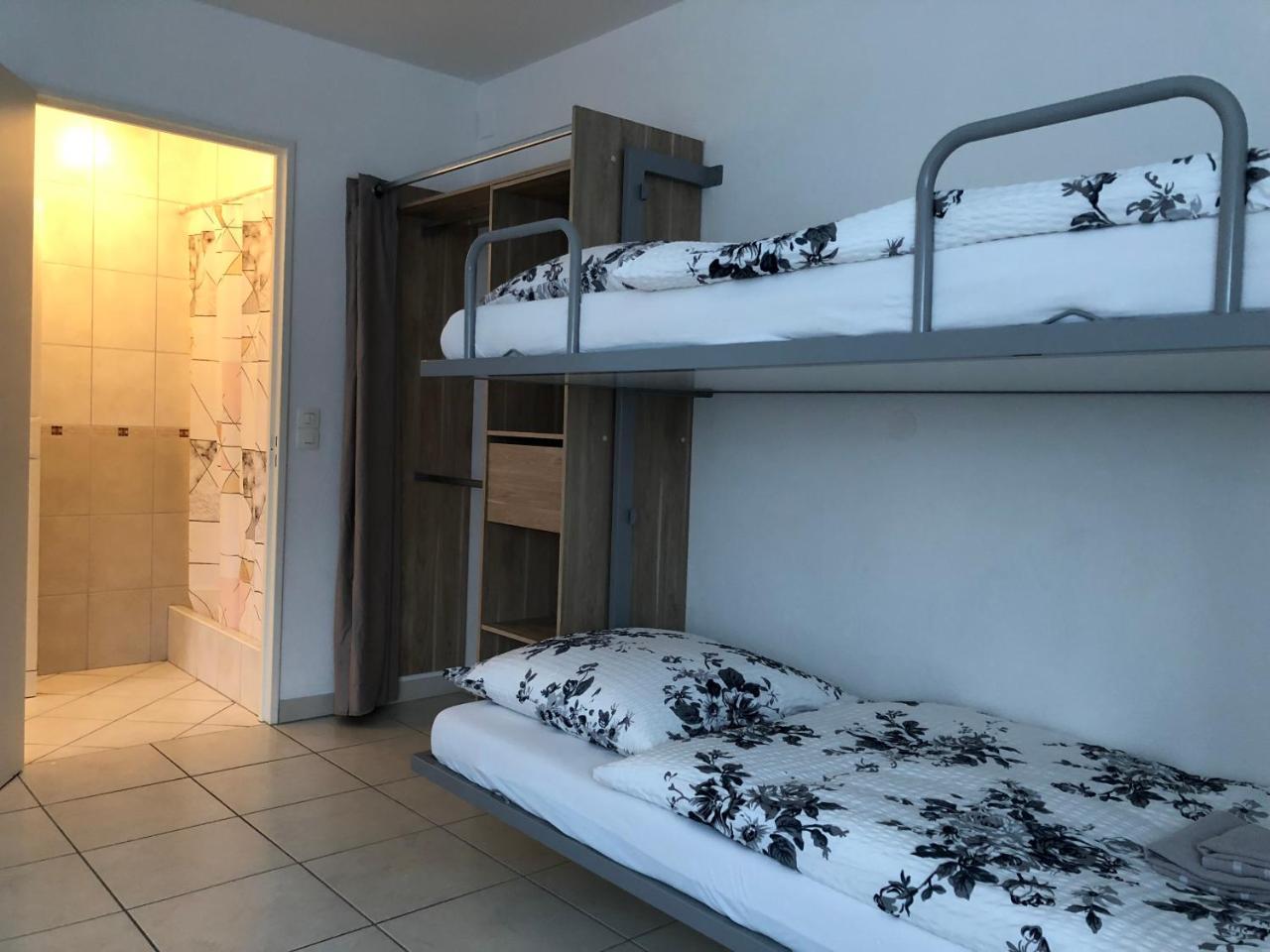 Studios Near Lycee Jean Mermoz Сен-Луи Экстерьер фото